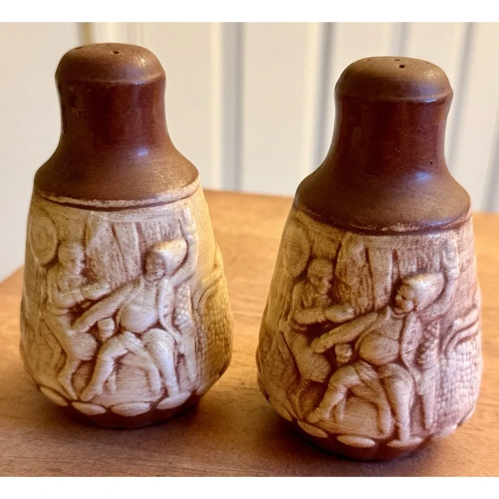 Retro Set of Salt & Peppers Shakers Ceramic Horse & Rider & Stable Scene 1974